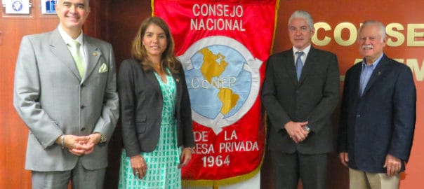 De izquierda a derecha: Julio De La Lastra, Aida Michelle de Maduro, Severo Sousa y Félix Cuevas.
Faltaron: Iván De Ycaza, Jorge García y Carlos Troetsch.